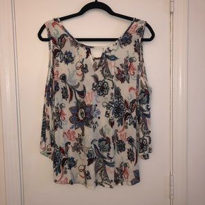 Patterned shoulderless top